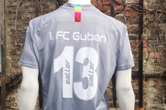 FC_Guben-Vi_Tva-Trikot-Regenbogen-1