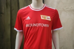 1.FC_Union_Berlin-Trikot-2021-22-0